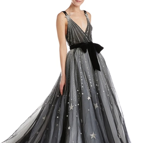 Monique lhuillier black gown hotsell